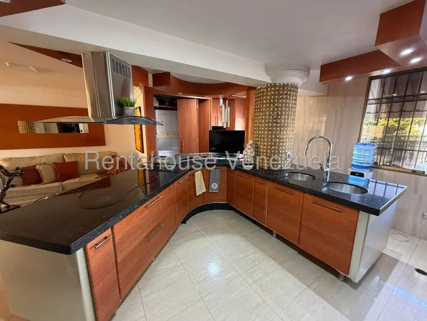 Apartamento (1 Nivel) en Venta en Cumbres de Curumo, Distrito Metropolitano - 8