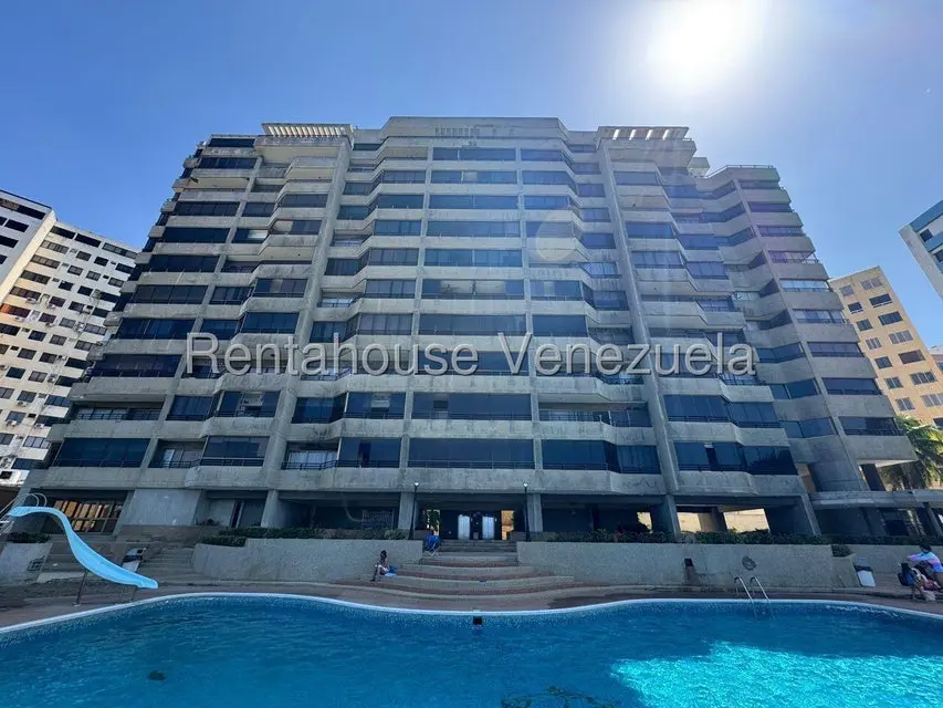Apartamento (1 Nivel) en Alquiler en Playa Grande, Vargas
