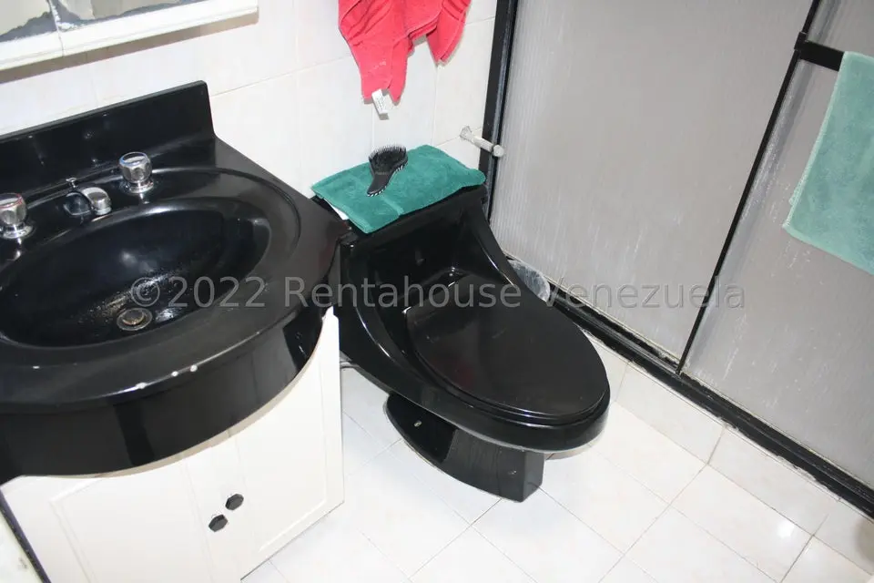 Casa (Duplex) en Venta en El Cafetal, Distrito Metropolitano - 32