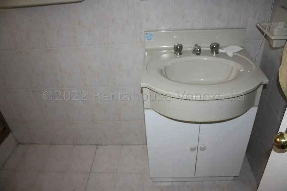 Casa (Duplex) en Venta en El Cafetal, Distrito Metropolitano - 37