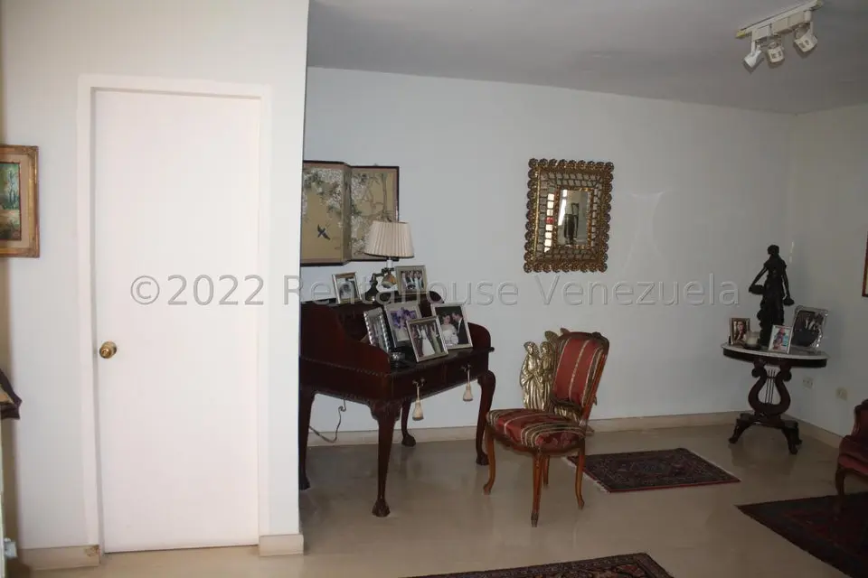 Casa (Duplex) en Venta en El Cafetal, Distrito Metropolitano - 5