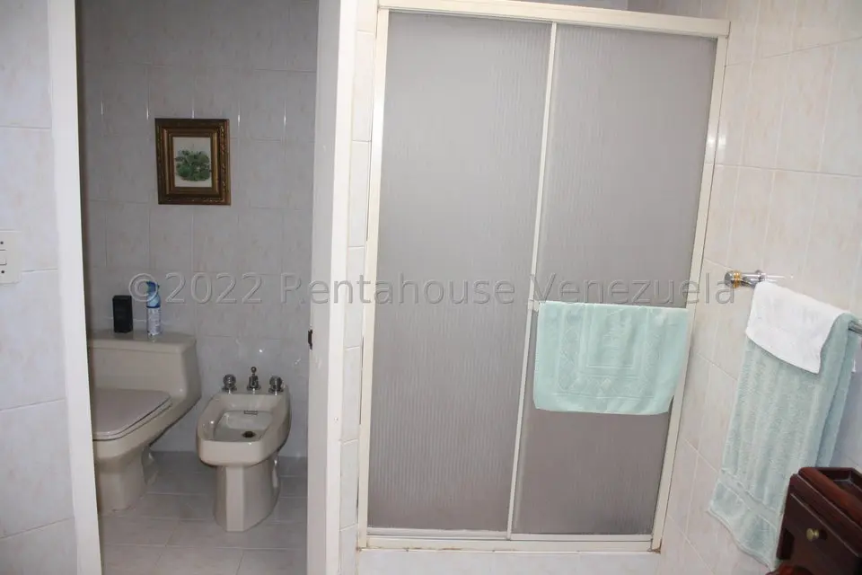 Casa (Duplex) en Venta en El Cafetal, Distrito Metropolitano - 42