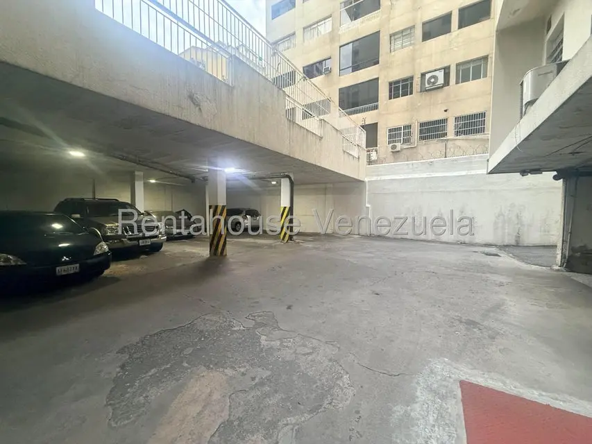 Apartamento (1 Nivel) en Venta en Los Palos Grandes, Distrito Metropolitano - 4