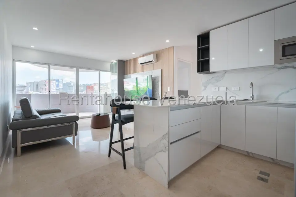 Apartamento (1 Nivel) en Alquiler en El Rosal, Distrito Metropolitano - 2