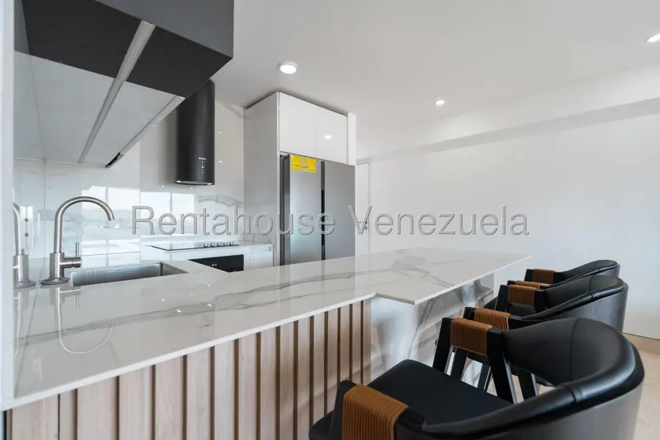 Apartamento (1 Nivel) en Alquiler en El Rosal, Distrito Metropolitano - 17