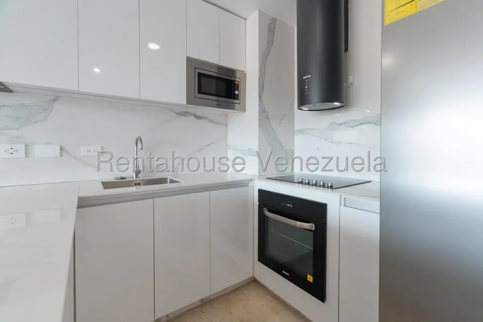 Apartamento (1 Nivel) en Alquiler en El Rosal, Distrito Metropolitano - 18