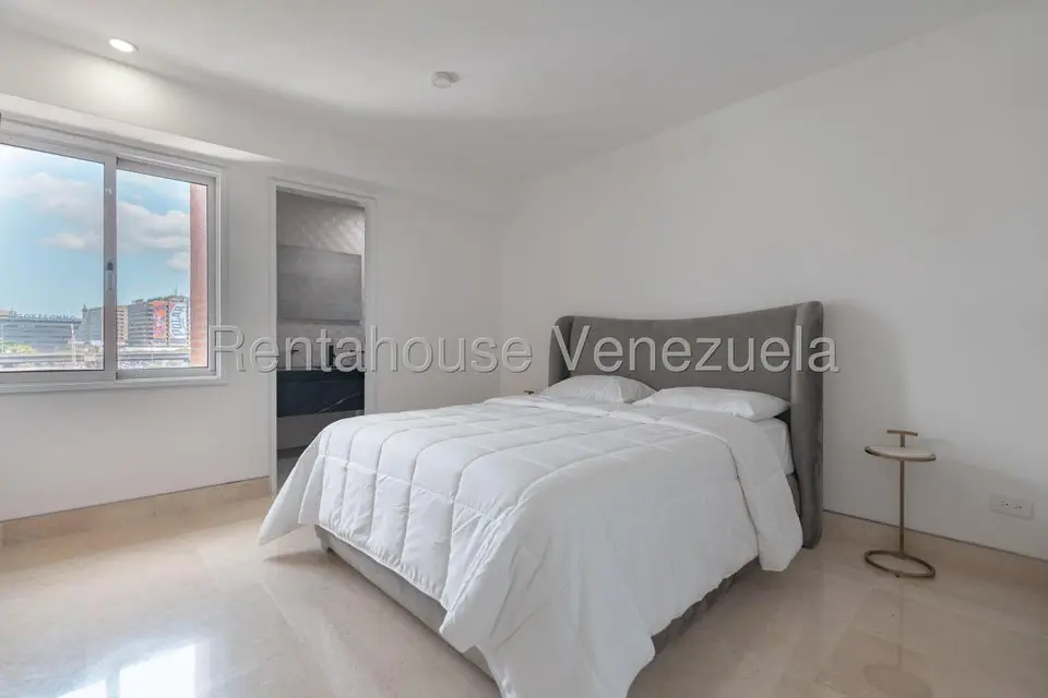 Apartamento (1 Nivel) en Alquiler en El Rosal, Distrito Metropolitano - 20