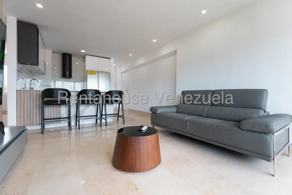 Apartamento (1 Nivel) en Alquiler en El Rosal, Distrito Metropolitano - 3