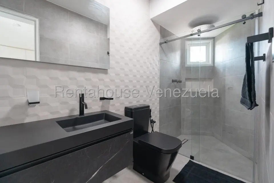 Apartamento (1 Nivel) en Alquiler en El Rosal, Distrito Metropolitano - 23