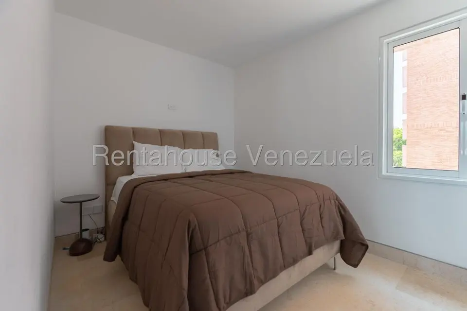 Apartamento (1 Nivel) en Alquiler en El Rosal, Distrito Metropolitano - 24
