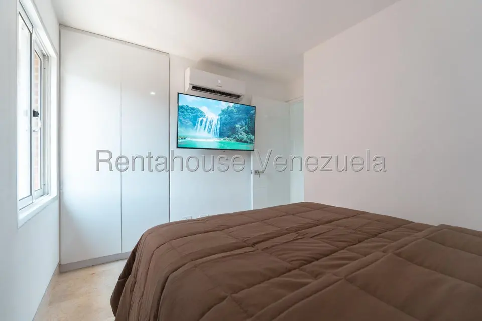 Apartamento (1 Nivel) en Alquiler en El Rosal, Distrito Metropolitano - 25