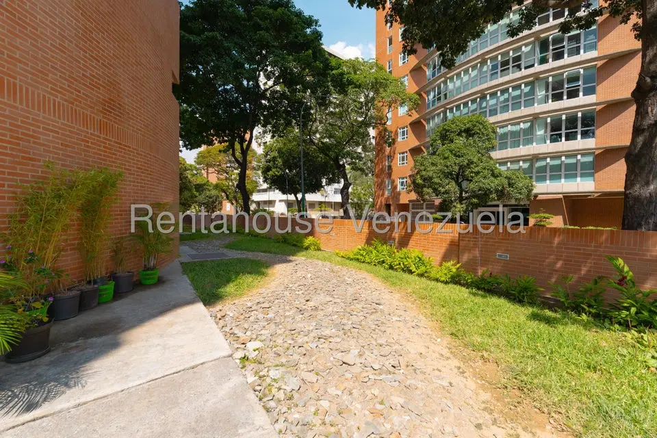 Apartamento (1 Nivel) en Alquiler en El Rosal, Distrito Metropolitano - 28