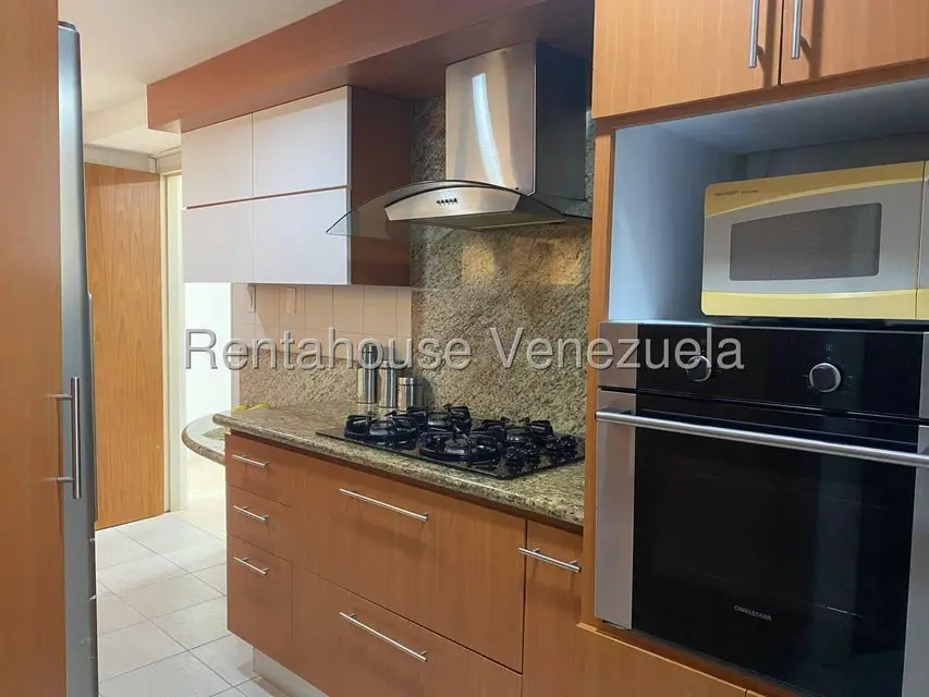 Apartamento (1 Nivel) en Alquiler en El Cigarral, Distrito Metropolitano - 11