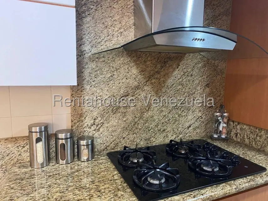 Apartamento (1 Nivel) en Alquiler en El Cigarral, Distrito Metropolitano - 12