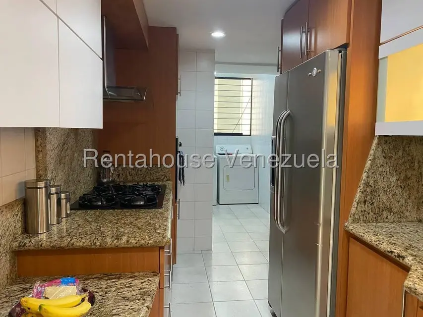 Apartamento (1 Nivel) en Alquiler en El Cigarral, Distrito Metropolitano - 13
