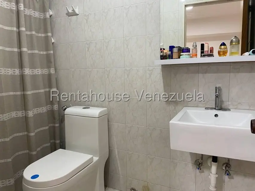 Apartamento (1 Nivel) en Alquiler en El Cigarral, Distrito Metropolitano - 16