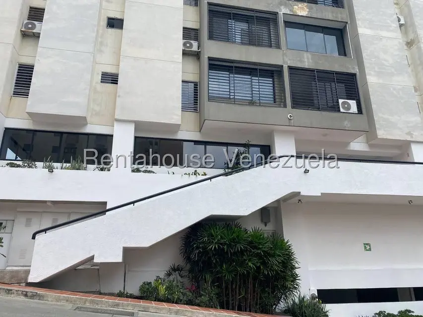 Apartamento (1 Nivel) en Alquiler en El Cigarral, Distrito Metropolitano - 3