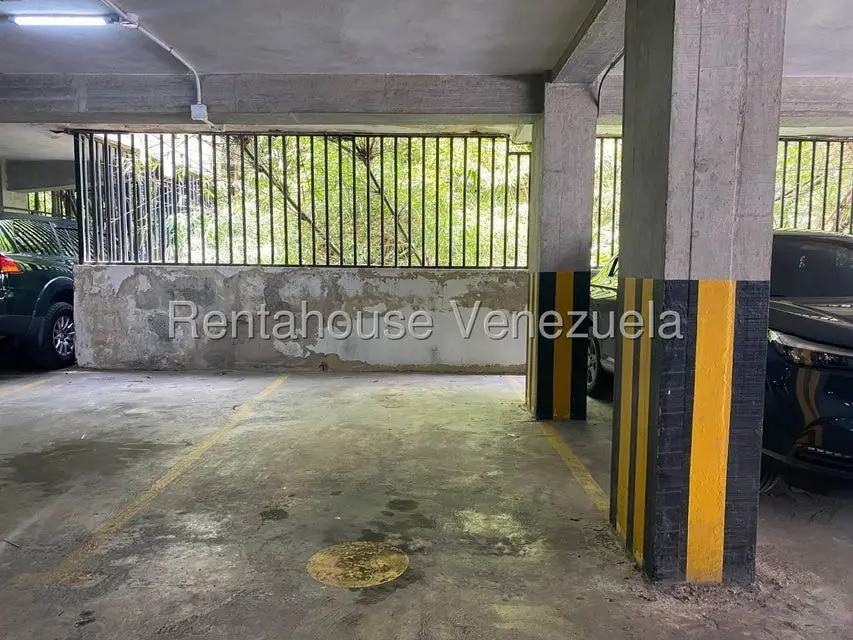 Apartamento (1 Nivel) en Alquiler en El Cigarral, Distrito Metropolitano - 22
