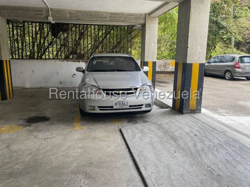 Apartamento (1 Nivel) en Alquiler en El Cigarral, Distrito Metropolitano - 23