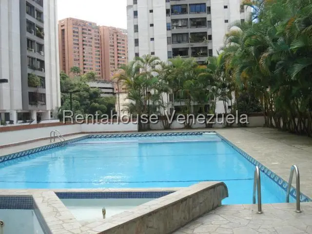 Apartamento (1 Nivel) en Alquiler en El Cigarral, Distrito Metropolitano - 24