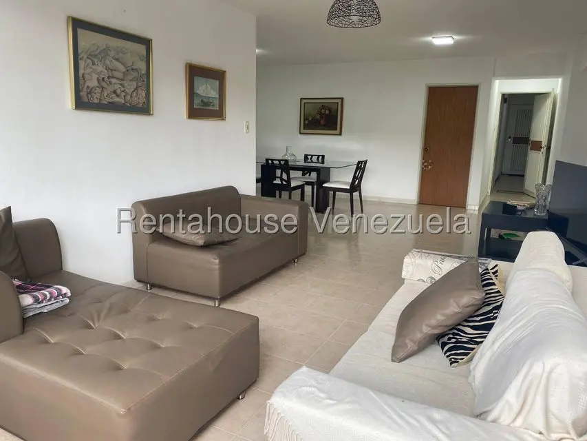 Apartamento (1 Nivel) en Alquiler en El Cigarral, Distrito Metropolitano - 9