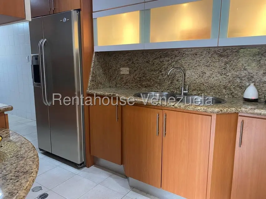 Apartamento (1 Nivel) en Alquiler en El Cigarral, Distrito Metropolitano - 10