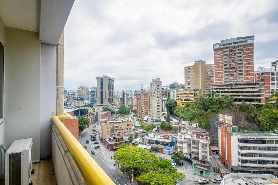 Comercial (Oficina) en Alquiler en Bello Monte, Distrito Metropolitano - 2