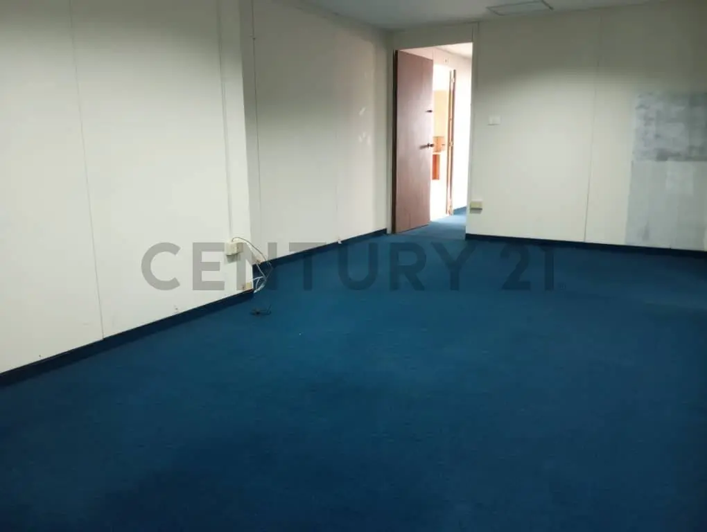 ALQUILER DE OPORTUNIDAD OFICINA EN CHACAO - 5