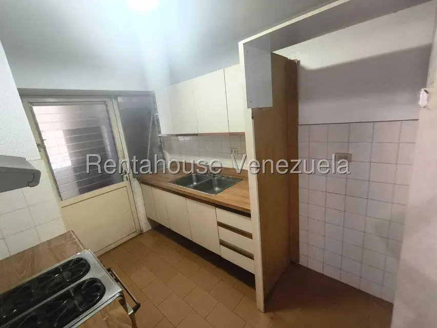 Apartamento (1 Nivel) en Alquiler en Quinta Crespo, Distrito Metropolitano - 11