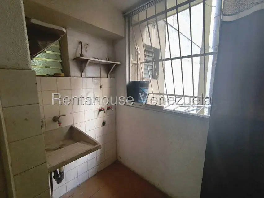 Apartamento (1 Nivel) en Alquiler en Quinta Crespo, Distrito Metropolitano - 12