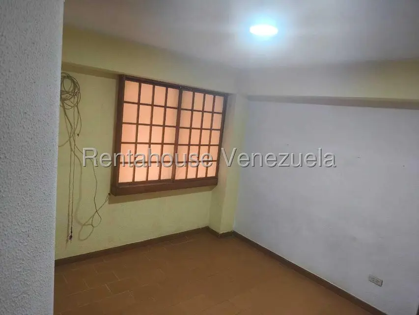 Apartamento (1 Nivel) en Alquiler en Quinta Crespo, Distrito Metropolitano - 16