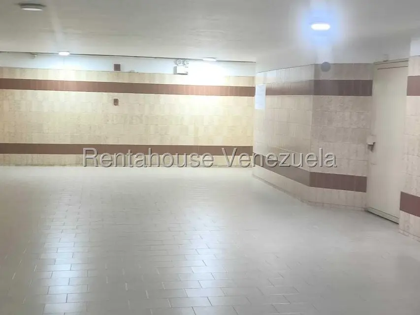 Apartamento (1 Nivel) en Alquiler en Quinta Crespo, Distrito Metropolitano - 4