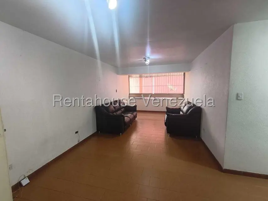 Apartamento (1 Nivel) en Alquiler en Quinta Crespo, Distrito Metropolitano - 9