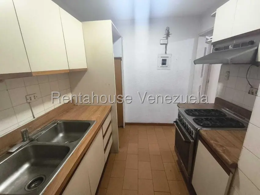 Apartamento (1 Nivel) en Alquiler en Quinta Crespo, Distrito Metropolitano - 10