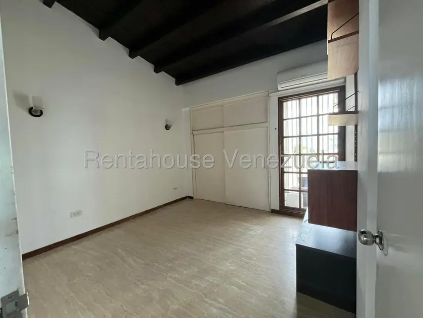 Apartamento (1 Nivel) en Alquiler en Terrazas de Santa Ines, Distrito Metropolitano - 33