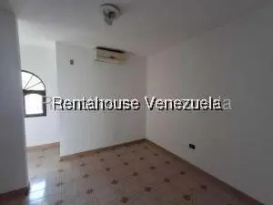 Comercial (Local Comercial) en Alquiler en Zona Este, Lara - 28