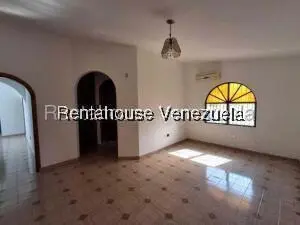 Comercial (Local Comercial) en Alquiler en Zona Este, Lara - 35