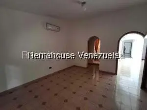 Comercial (Local Comercial) en Alquiler en Zona Este, Lara - 40