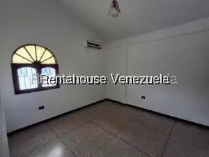 Comercial (Local Comercial) en Alquiler en Zona Este, Lara - 8