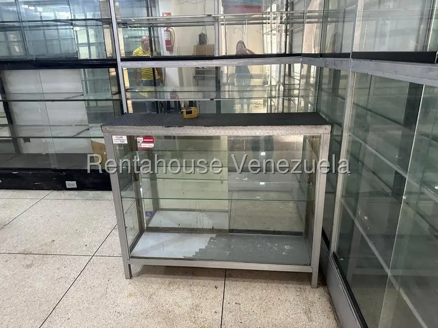 Comercial (Local Comercial) en Alquiler en Centro, Distrito Metropolitano - 2