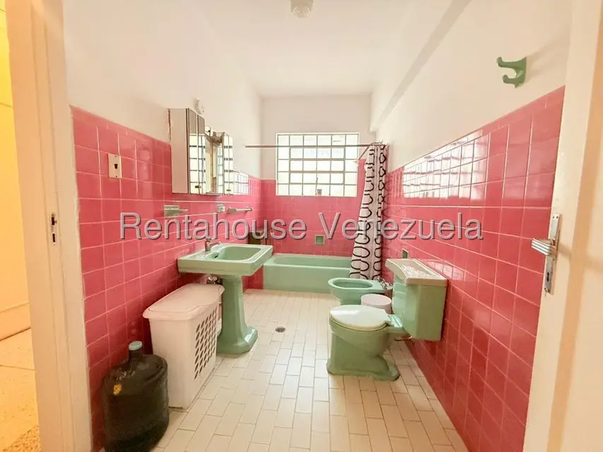 Casa (Multipes Niveles) en Venta en Colinas de Bello Monte, Distrito Metropolitano - 28