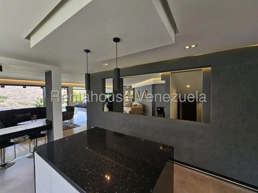 Casa (Duplex) en Alquiler en Prados del Este, Distrito Metropolitano - 17