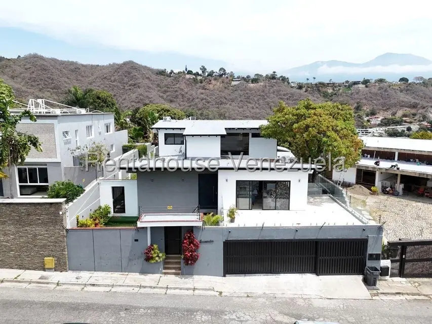 Casa (Duplex) en Alquiler en Prados del Este, Distrito Metropolitano - 3