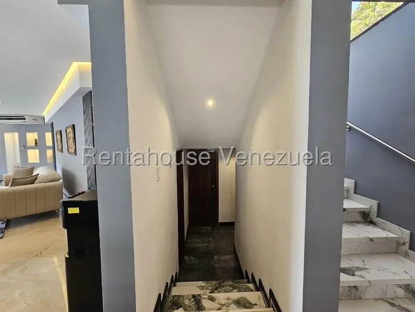 Casa (Duplex) en Alquiler en Prados del Este, Distrito Metropolitano - 24