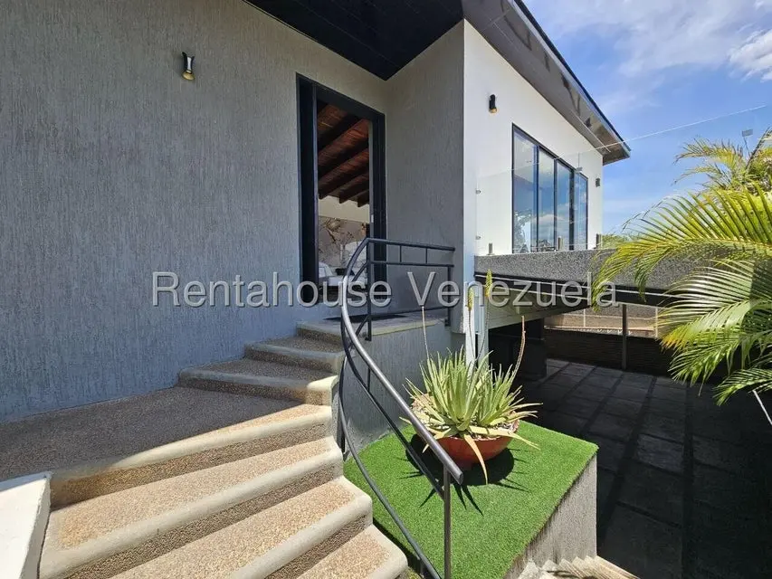 Casa (Duplex) en Alquiler en Prados del Este, Distrito Metropolitano - 4