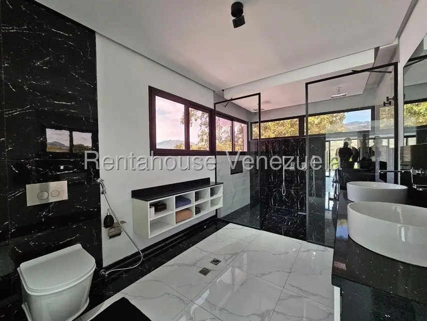 Casa (Duplex) en Alquiler en Prados del Este, Distrito Metropolitano - 33