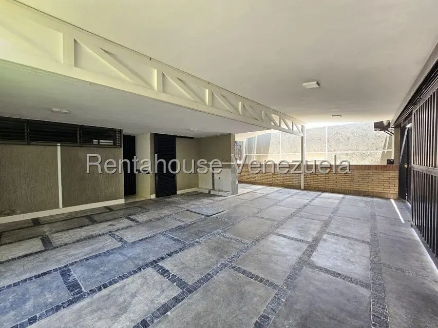 Casa (Duplex) en Alquiler en Prados del Este, Distrito Metropolitano - 57