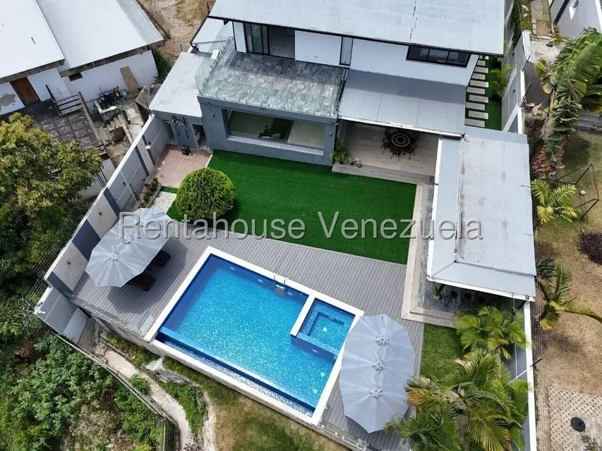 Casa (Duplex) en Alquiler en Prados del Este, Distrito Metropolitano - 60