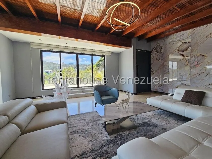 Casa (Duplex) en Alquiler en Prados del Este, Distrito Metropolitano - 9