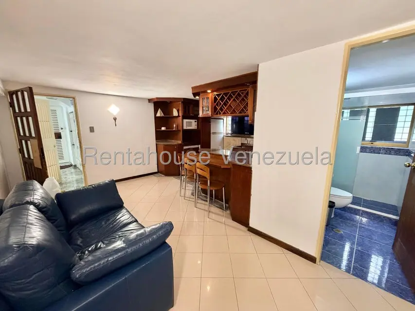 Apartamento (1 Nivel) en Alquiler en La Carlota, Distrito Metropolitano - 4